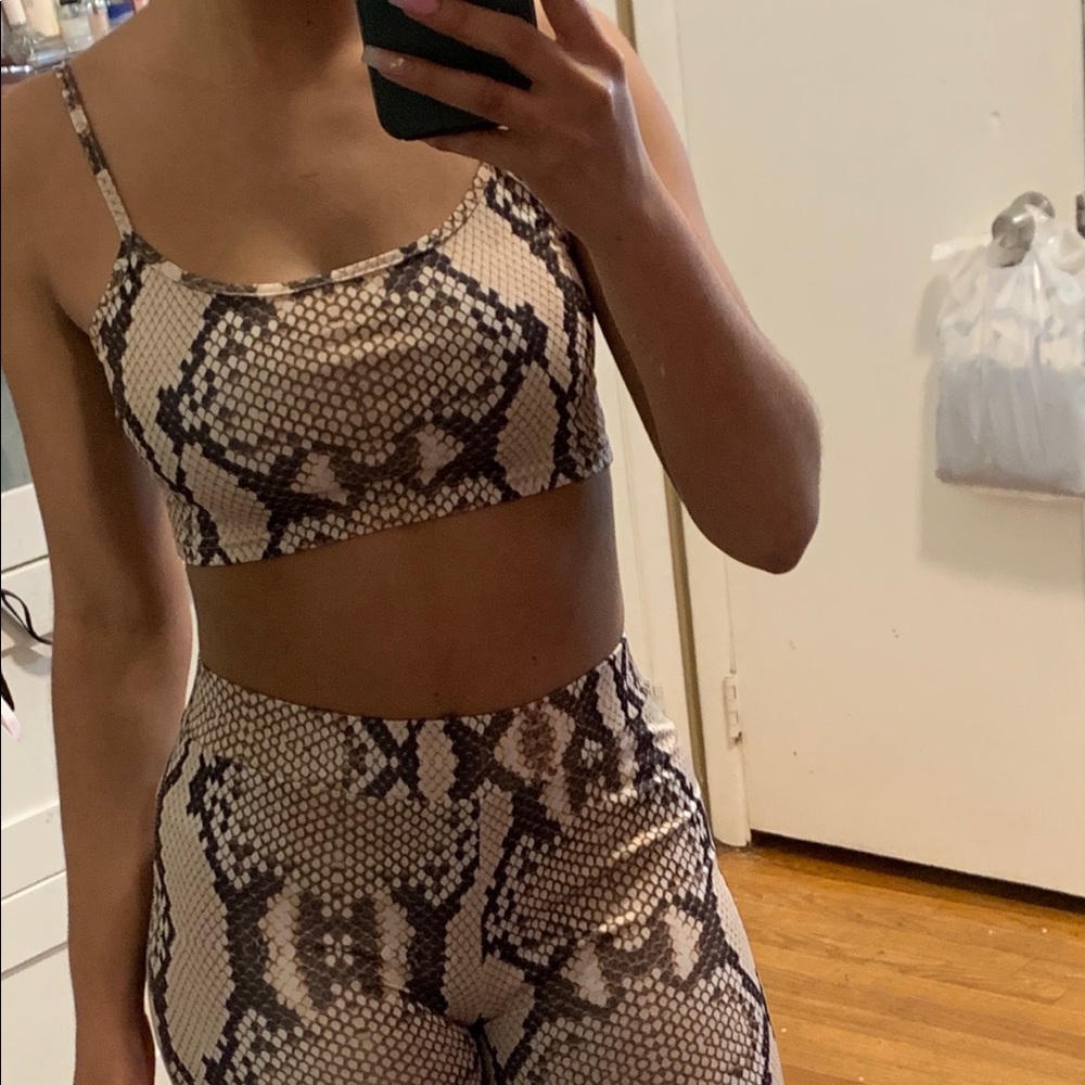 Snake Print - Picture 2 of 2